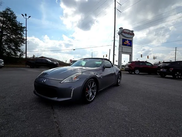 2014 Nissan 370Z Touring's photo