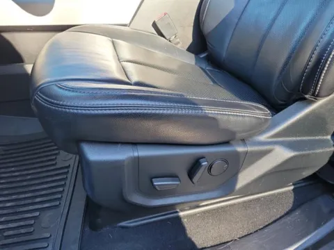 More photos of 2020 Ford Super Duty F-250 SRW Lariat at Susan Schein Automotive - Pelham, AL