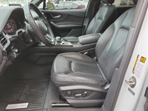 More photos of 2017 Audi Q7 3.0T quattro Prestige at Susan Schein Automotive - Pelham, AL