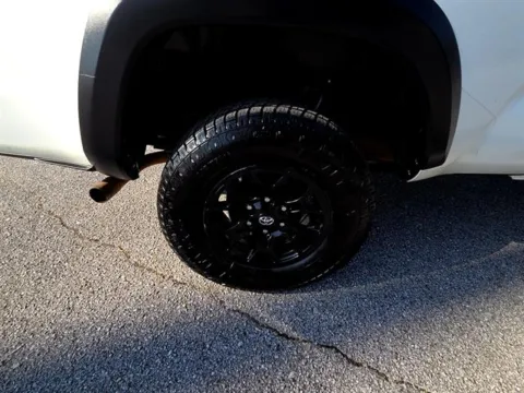 More photos of 2020 Toyota Tacoma SR at Susan Schein Automotive - Pelham, AL