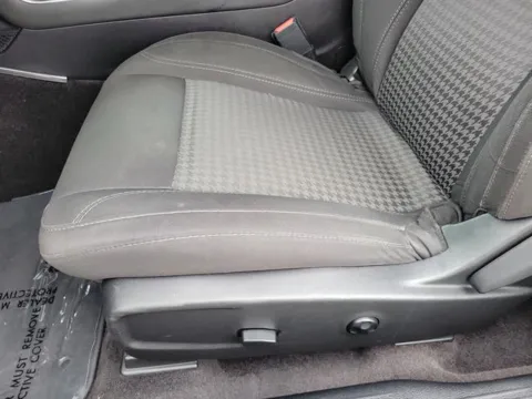 More photos of 2018 Dodge Challenger SXT at Susan Schein Automotive - Pelham, AL