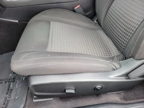 More photos of 2018 Dodge Challenger SXT at Susan Schein Automotive - Pelham, AL