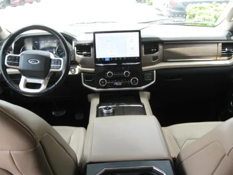More photos of 2023 Ford Expedition Limited at Susan Schein Automotive - Pelham, AL