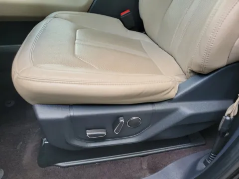 More photos of 2023 Ford Expedition Limited at Susan Schein Automotive - Pelham, AL