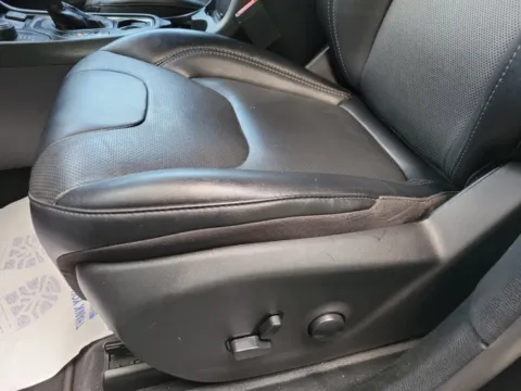 More photos of 2023 Jeep Cherokee Altitude Lux at Susan Schein Automotive - Pelham, AL
