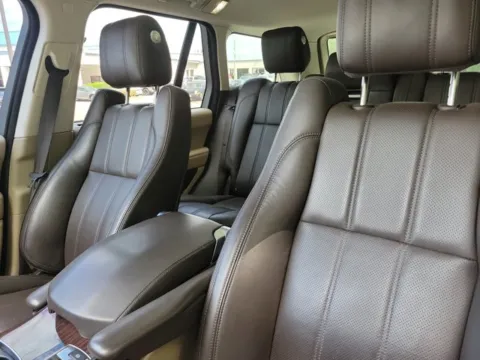 More photos of 2016 Land Rover Range Rover HSE Td6 at Susan Schein Automotive - Pelham, AL