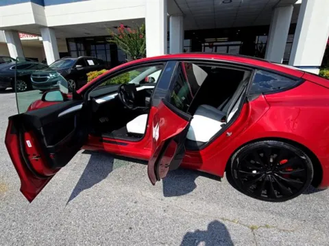 More photos of 2021 Tesla Model 3 Performance at Susan Schein Automotive - Pelham, AL