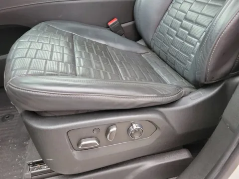 More photos of 2021 Cadillac Escalade ESV Sport Platinum at Susan Schein Automotive - Pelham, AL