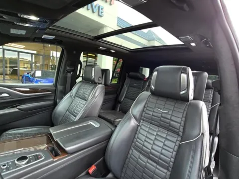 More photos of 2021 Cadillac Escalade ESV Sport Platinum at Susan Schein Automotive - Pelham, AL
