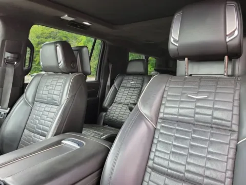 More photos of 2021 Cadillac Escalade ESV Sport Platinum at Susan Schein Automotive - Pelham, AL