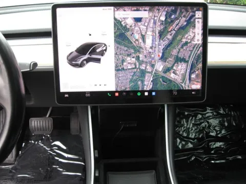 More photos of 2018 Tesla Model 3 Long Range at Susan Schein Automotive - Pelham, AL