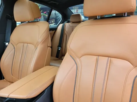 More photos of 2018 BMW 540i at Susan Schein Automotive - Pelham, AL