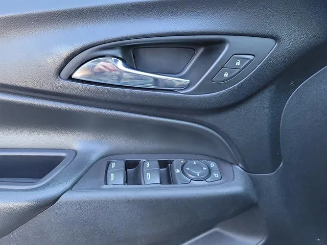 2018 Chevrolet Equinox LT - Photo 25