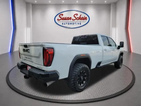 More photos of 2020 GMC Sierra 3500 HD Denali at Susan Schein Automotive - Pelham, AL