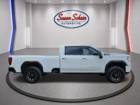 More photos of 2020 GMC Sierra 3500 HD Denali at Susan Schein Automotive - Pelham, AL
