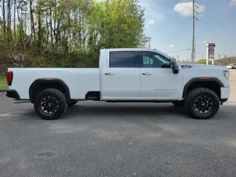 More photos of 2020 GMC Sierra 3500 HD Denali at Susan Schein Automotive - Pelham, AL