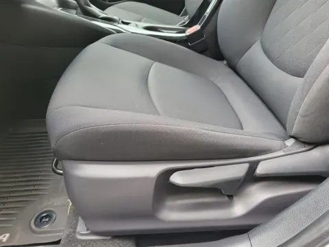 More photos of 2020 Toyota Corolla LE at Susan Schein Automotive - Pelham, AL