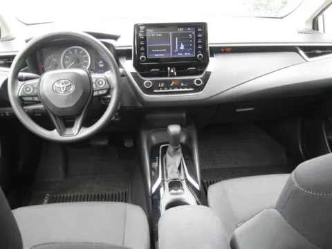 More photos of 2020 Toyota Corolla LE at Susan Schein Automotive - Pelham, AL