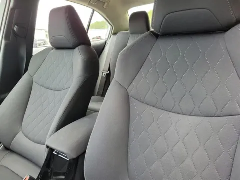 More photos of 2020 Toyota Corolla LE at Susan Schein Automotive - Pelham, AL