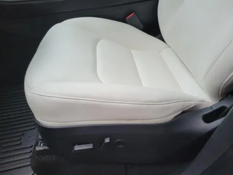 More photos of 2022 Tesla Model Y Long Range at Susan Schein Automotive - Pelham, AL