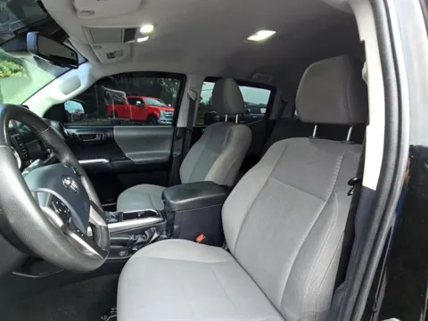 More photos of 2019 Toyota Tacoma SR5 V6 at Susan Schein Automotive - Pelham, AL