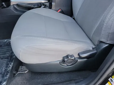 More photos of 2019 Toyota Tacoma SR5 V6 at Susan Schein Automotive - Pelham, AL