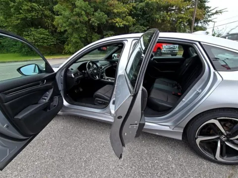 More photos of 2019 Honda Accord Sedan Sport at Susan Schein Automotive - Pelham, AL