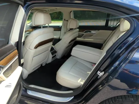 More photos of 2019 BMW 750i xDrive at Susan Schein Automotive - Pelham, AL