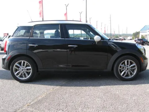 More photos of 2013 MINI Cooper Countryman Cooper S at Susan Schein Automotive - Pelham, AL