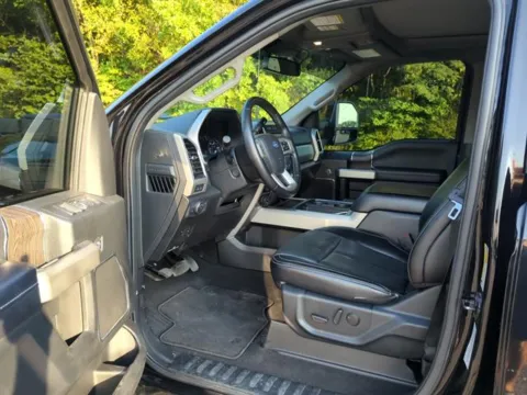 More photos of 2021 Ford Super Duty F-250 SRW Lariat at Susan Schein Automotive - Pelham, AL