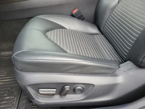 More photos of 2023 Toyota Camry SE at Susan Schein Automotive - Pelham, AL