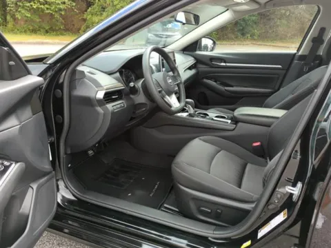 More photos of 2023 Nissan Altima 2.5 SV at Susan Schein Automotive - Pelham, AL
