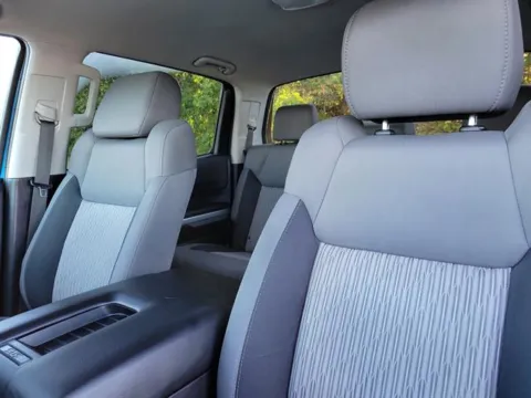 More photos of 2016 Toyota Tundra 4WD Truck SR5 at Susan Schein Automotive - Pelham, AL