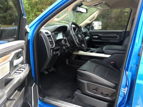 More photos of 2020 Ram 3500 Laramie at Susan Schein Automotive - Pelham, AL