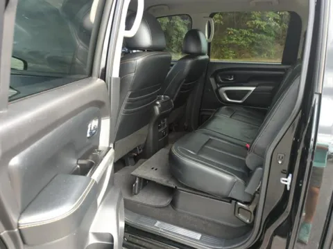 More photos of 2017 Nissan Titan XD SL at Susan Schein Automotive - Pelham, AL