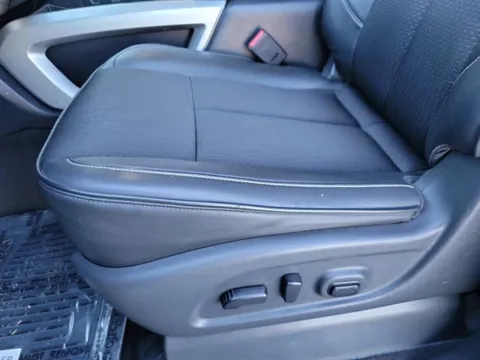 More photos of 2018 Nissan Titan PRO-4X at Susan Schein Automotive - Pelham, AL