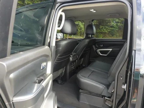 More photos of 2018 Nissan Titan PRO-4X at Susan Schein Automotive - Pelham, AL
