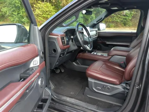 More photos of 2024 Ford Expedition Max Limited at Susan Schein Automotive - Pelham, AL