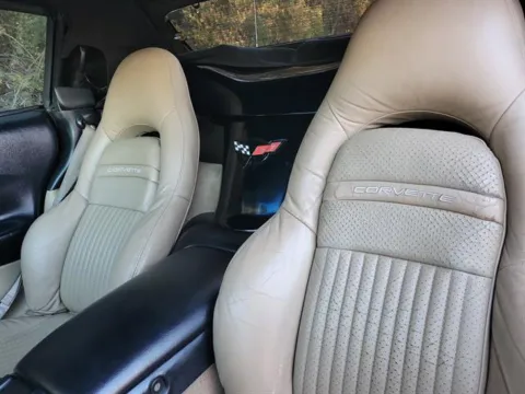 More photos of 1998 Chevrolet Corvette at Susan Schein Automotive - Pelham, AL