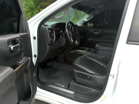 More photos of 2020 Chevrolet Silverado 1500 RST at Susan Schein Automotive - Pelham, AL