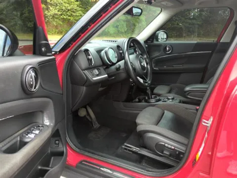 More photos of 2017 MINI Countryman Cooper S ALL4 at Susan Schein Automotive - Pelham, AL