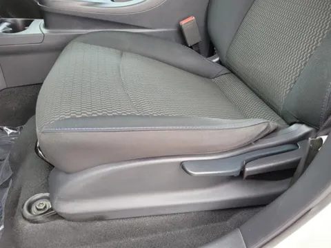 More photos of 2015 Nissan LEAF S at Susan Schein Automotive - Pelham, AL