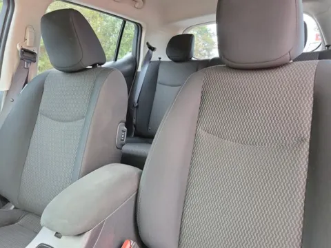 More photos of 2015 Nissan LEAF S at Susan Schein Automotive - Pelham, AL