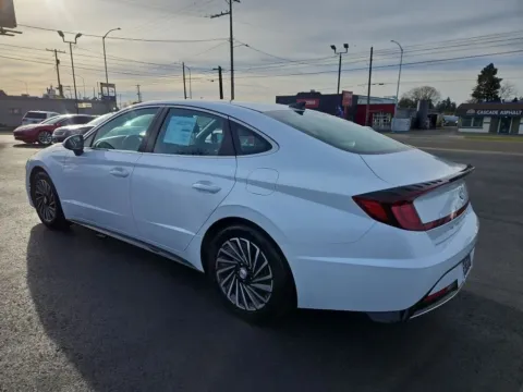 More photos of 2020 Hyundai Sonata Hybrid SEL Sedan 4D at All American Motors, WA