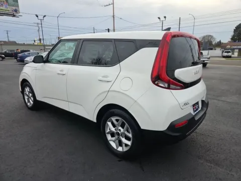 More photos of 2022 Kia Soul LX Wagon 4D at All American Motors, WA