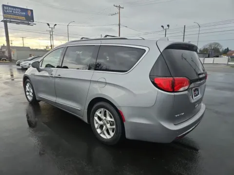 More photos of 2020 Chrysler Pacifica Limited Minivan 4D at All American Motors, WA