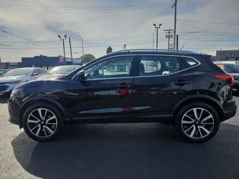 More photos of 2019 Nissan Rogue Sport SL Sport Utility 4D at All American Motors, WA