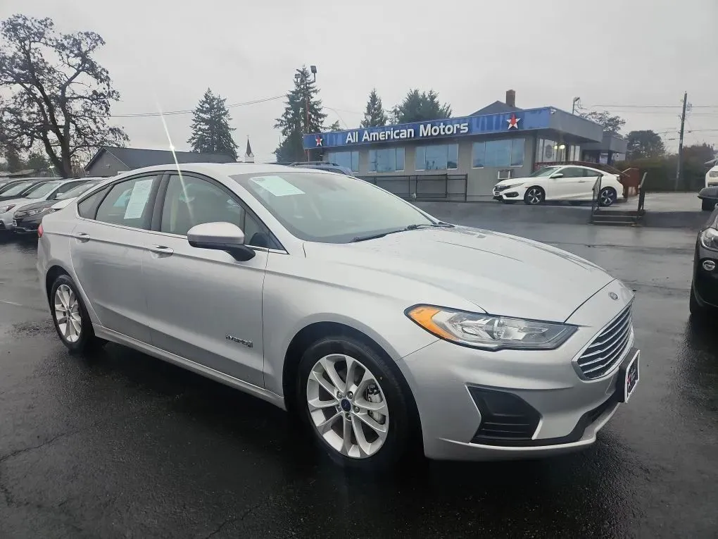 Silver 2019 Ford Fusion SE Hybrid Sedan 4D for sale in Tacoma, WA