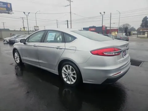 More photos of 2019 Ford Fusion SE Hybrid Sedan 4D at All American Motors, WA
