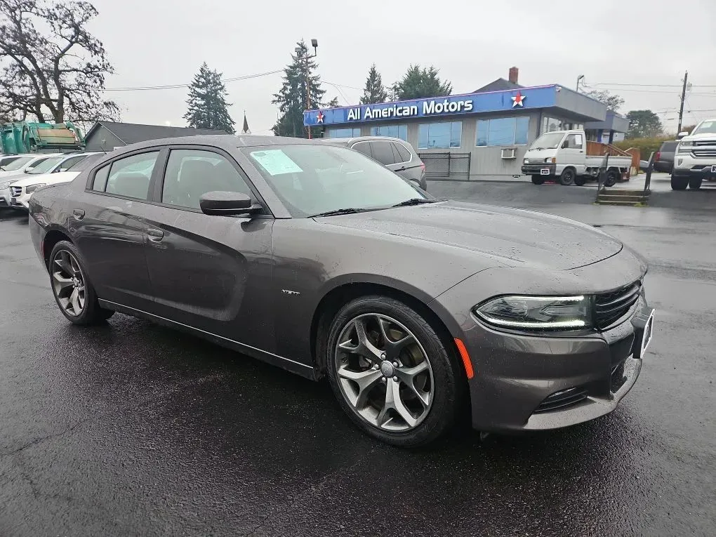 2015 Dodge Charger R/T's photo